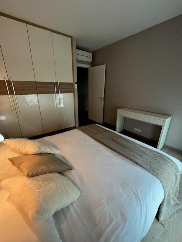 Green Hill Penthouse Apartment Zrnovo Bagian luar foto
